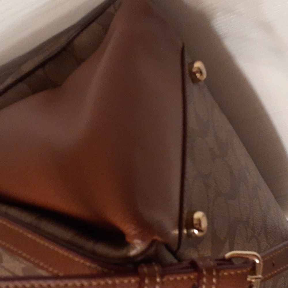 coach shoulder bag - Picture 3 of 9